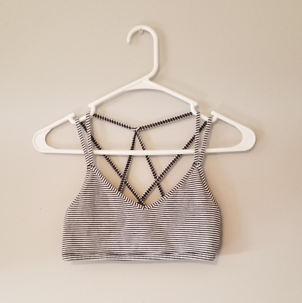 Striped Cross Back Sports Bra